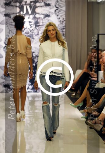 Amsterdam 4 juli 2016
Modeshow Josh Veldhuizen (Josh V) gepresenteerd door Anouk Smulders.