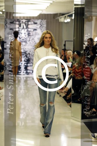 Amsterdam 4 juli 2016
Modeshow Josh Veldhuizen (Josh V) gepresenteerd door Anouk Smulders.