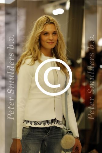 Amsterdam 4 juli 2016
Modeshow Josh Veldhuizen (Josh V) gepresenteerd door Anouk Smulders.