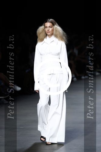 Amsterdam 8 juli 2016
Modeshow Tony Cohen tijdens de amsterdam fashion week op westergasfabriekterrein. Felice Fleur Roedema