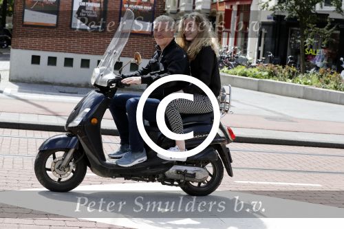 Amsterdam 6 juli 2016 
Hajo Bruins met ik denk zijn oudste dochter op de scooter
