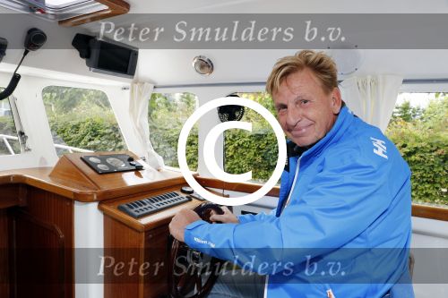 Uitgeest 11 juli 2016
Henny Huisman op zijn boot.