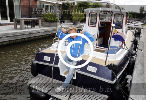 Uitgeest 11 juli 2016
Henny Huisman op zijn boot.