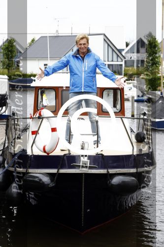 Uitgeest 11 juli 2016
Henny Huisman op zijn boot.