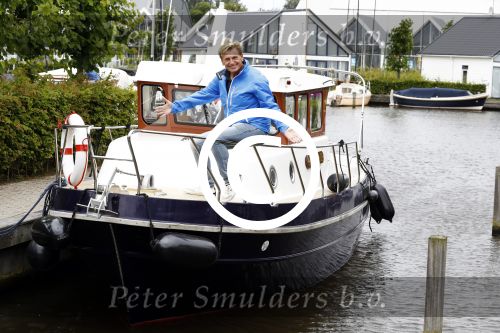 Uitgeest 11 juli 2016
Henny Huisman op zijn boot.