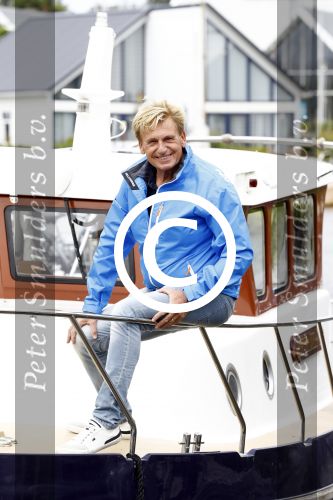 Uitgeest 11 juli 2016
Henny Huisman op zijn boot.