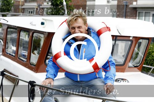 Uitgeest 11 juli 2016
Henny Huisman op zijn boot.
