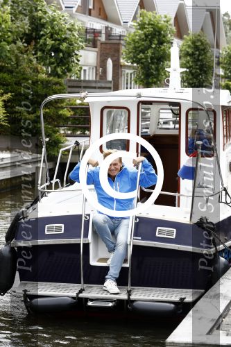 Uitgeest 11 juli 2016
Henny Huisman op zijn boot.