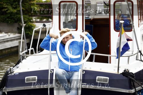 Uitgeest 11 juli 2016
Henny Huisman op zijn boot.
