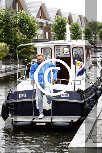 Uitgeest 11 juli 2016
Henny Huisman op zijn boot.