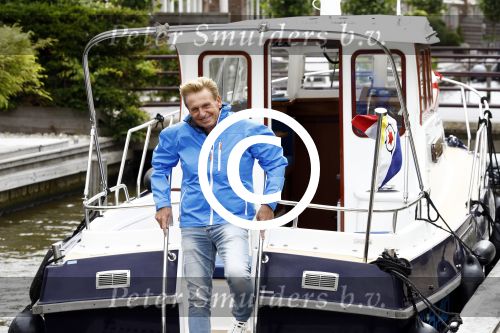 Uitgeest 11 juli 2016
Henny Huisman op zijn boot.