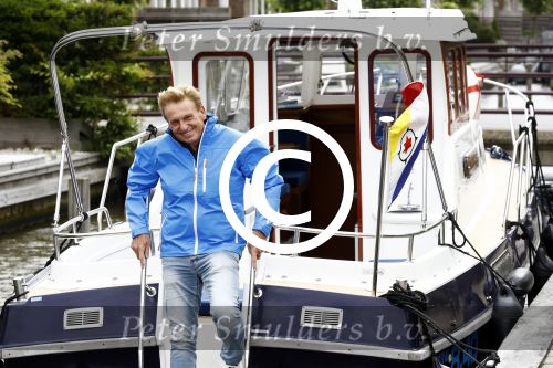 Uitgeest 11 juli 2016
Henny Huisman op zijn boot.