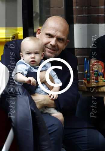 Amsterdam 12 juli 2016 
Jaap v Zweden met kleinzoon vader zoon en schoonzus op terras.