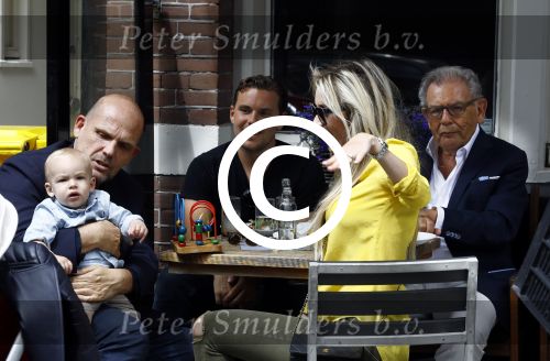 Amsterdam 12 juli 2016 
Jaap v Zweden met kleinzoon vader zoon en schoonzus op terras.