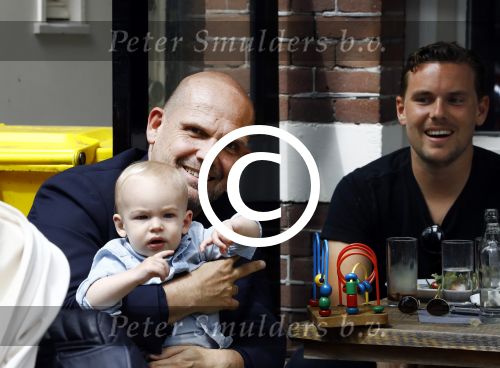 Amsterdam 12 juli 2016 
Jaap v Zweden met kleinzoon vader zoon en schoonzus op terras.
