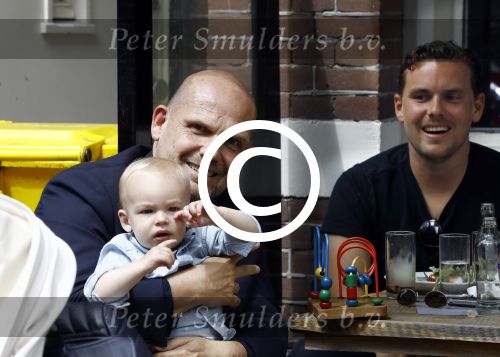 Amsterdam 12 juli 2016 
Jaap v Zweden met kleinzoon vader zoon en schoonzus op terras.