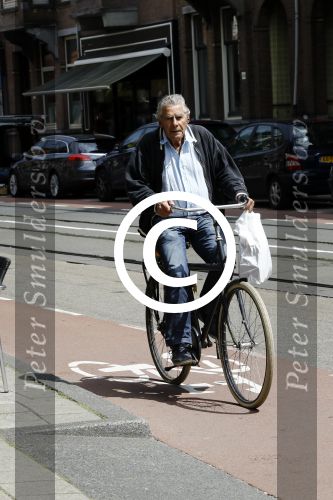 Amsterdam 12 juli 2016  
Jan Stekelenburg op de fiets in Amsterdam.