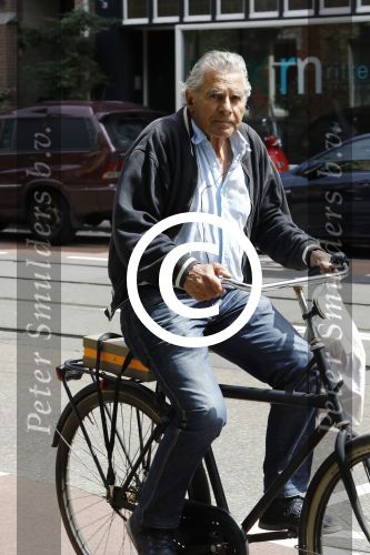 Amsterdam 12 juli 2016  
Jan Stekelenburg op de fiets in Amsterdam.