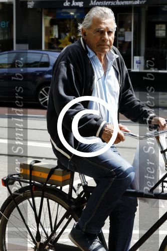 Amsterdam 12 juli 2016  
Jan Stekelenburg op de fiets in Amsterdam.