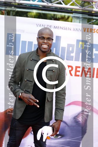 Amsterdam 17 juli 2016
Premiere huisdiergeheimen in Pathe arena. Jandino Asporaat met zoon