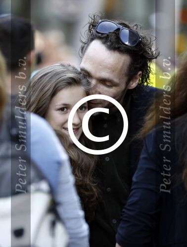 Amsterdam 17 juli 2016
Premiere huisdiergeheimen in Pathe arena. Javier Guzman zijn dochter Amelie ( grijze trui met hart) ex vriendin Yvette Hoogerwerf Hugo Metsers  met dochter Delphine Metsers (paarse kleding) en Kyara (grijze jurk)