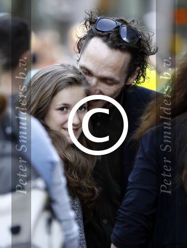 Amsterdam 17 juli 2016
Premiere huisdiergeheimen in Pathe arena. Javier Guzman zijn dochter Amelie ( grijze trui met hart) ex vriendin Yvette Hoogerwerf Hugo Metsers  met dochter Delphine Metsers (paarse kleding) en Kyara (grijze jurk)