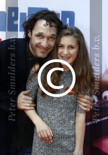 Amsterdam 17 juli 2016
Premiere huisdiergeheimen in Pathe arena. Javier Guzman zijn dochter Amelie ( grijze trui met hart) ex vriendin Yvette Hoogerwerf Hugo Metsers  met dochter Delphine Metsers (paarse kleding) en Kyara (grijze jurk)
