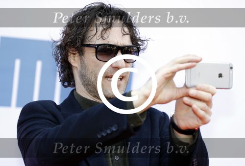 Amsterdam 17 juli 2016
Premiere huisdiergeheimen in Pathe arena. Javier Guzman zijn dochter Amelie ( grijze trui met hart) ex vriendin Yvette Hoogerwerf Hugo Metsers  met dochter Delphine Metsers (paarse kleding) en Kyara (grijze jurk)