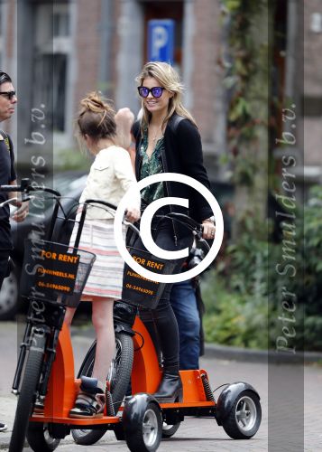 Amsterdam 7 juli 2016
Joelle Witschge opnames commercial / website voor funwheels op de cornelis schuytstraat