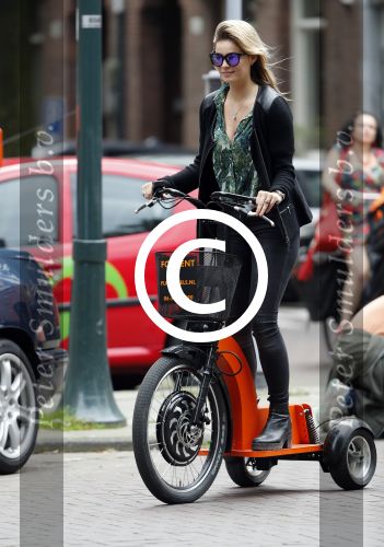 Amsterdam 7 juli 2016
Joelle Witschge opnames commercial / website voor funwheels op de cornelis schuytstraat