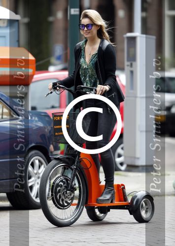 Amsterdam 7 juli 2016
Joelle Witschge opnames commercial / website voor funwheels op de cornelis schuytstraat