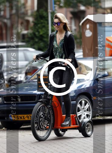 Amsterdam 7 juli 2016
Joelle Witschge opnames commercial / website voor funwheels op de cornelis schuytstraat