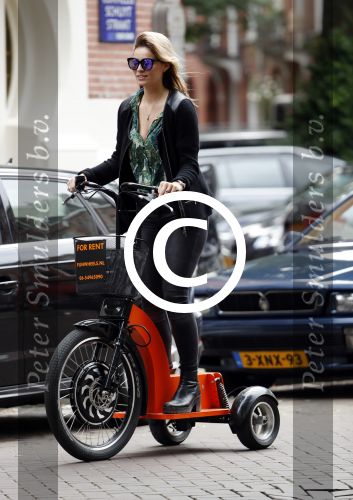 Amsterdam 7 juli 2016
Joelle Witschge opnames commercial / website voor funwheels op de cornelis schuytstraat