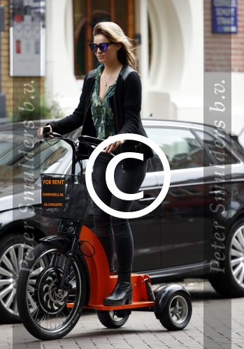 Amsterdam 7 juli 2016
Joelle Witschge opnames commercial / website voor funwheels op de cornelis schuytstraat