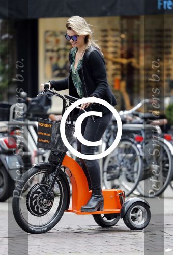 Amsterdam 7 juli 2016
Joelle Witschge opnames commercial / website voor funwheels op de cornelis schuytstraat