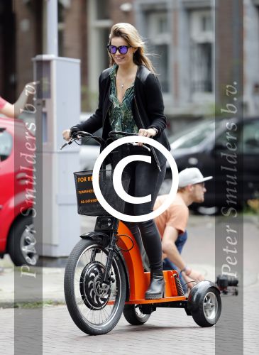 Amsterdam 7 juli 2016
Joelle Witschge opnames commercial / website voor funwheels op de cornelis schuytstraat