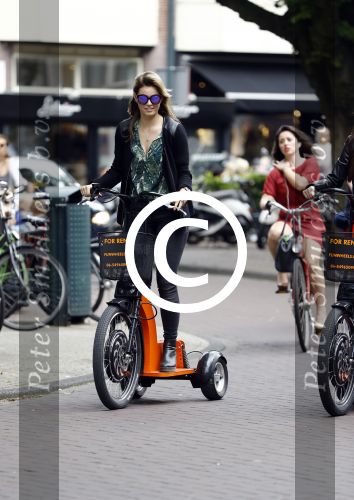 Amsterdam 7 juli 2016
Joelle Witschge opnames commercial / website voor funwheels op de cornelis schuytstraat