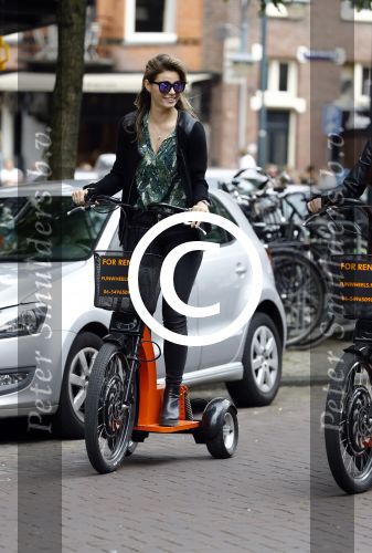 Amsterdam 7 juli 2016
Joelle Witschge opnames commercial / website voor funwheels op de cornelis schuytstraat