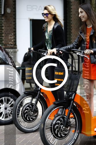 Amsterdam 7 juli 2016
Joelle Witschge opnames commercial / website voor funwheels op de cornelis schuytstraat