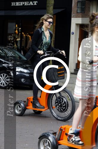 Amsterdam 7 juli 2016
Joelle Witschge opnames commercial / website voor funwheels op de cornelis schuytstraat