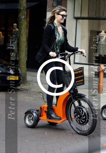Amsterdam 7 juli 2016
Joelle Witschge opnames commercial / website voor funwheels op de cornelis schuytstraat
