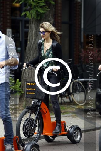Amsterdam 7 juli 2016
Joelle Witschge opnames commercial / website voor funwheels op de cornelis schuytstraat
