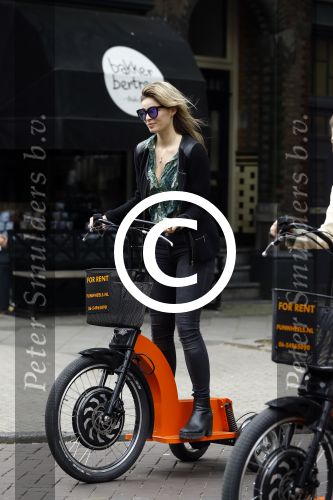Amsterdam 7 juli 2016
Joelle Witschge opnames commercial / website voor funwheels op de cornelis schuytstraat