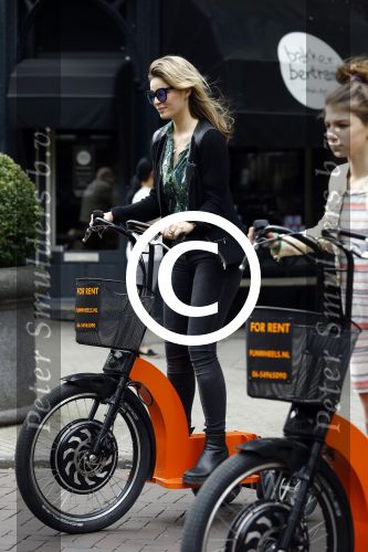 Amsterdam 7 juli 2016
Joelle Witschge opnames commercial / website voor funwheels op de cornelis schuytstraat