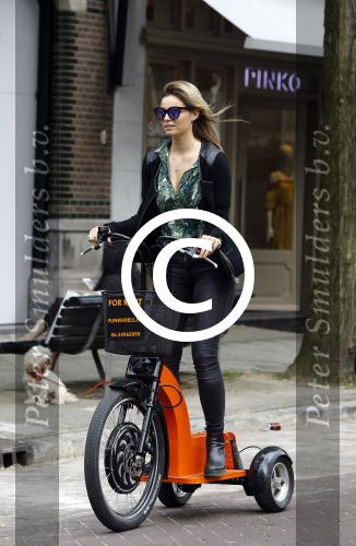 Amsterdam 7 juli 2016
Joelle Witschge opnames commercial / website voor funwheels op de cornelis schuytstraat