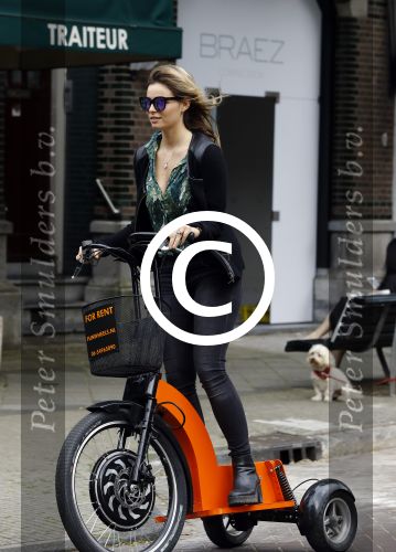 Amsterdam 7 juli 2016
Joelle Witschge opnames commercial / website voor funwheels op de cornelis schuytstraat