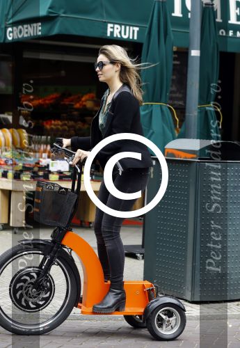 Amsterdam 7 juli 2016
Joelle Witschge opnames commercial / website voor funwheels op de cornelis schuytstraat