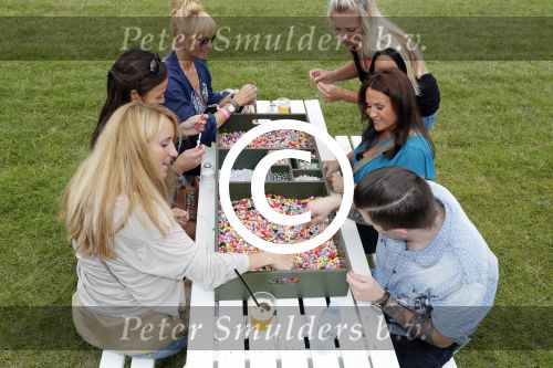Amsterdam 15 juli 2016 
Day at the park festival in het amsterdamse bos. Jonna en Danny de Boer met vrienden