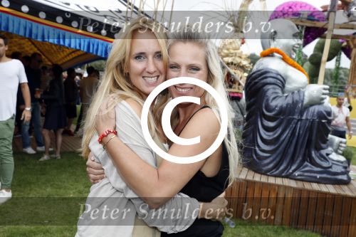 Amsterdam 15 juli 2016 
Day at the park festival in het amsterdamse bos. Jonna en Danny de Boer met vrienden