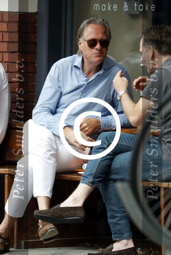 Amsterdam 22 juli 2016
Jort Kelder met een vriend op terras bij Mech